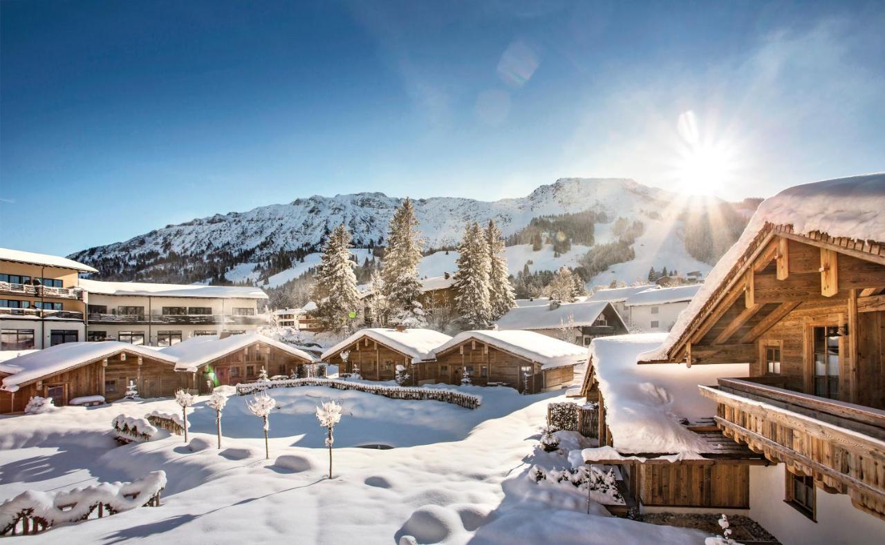 באד הינדלאנג Alpin Chalets Oberjoch - Luxus Unterkunft Mit Privatem Spa Und Zugang Zu 3000 Qm Spa Panoramahotel Oberjoch מראה חיצוני תמונה